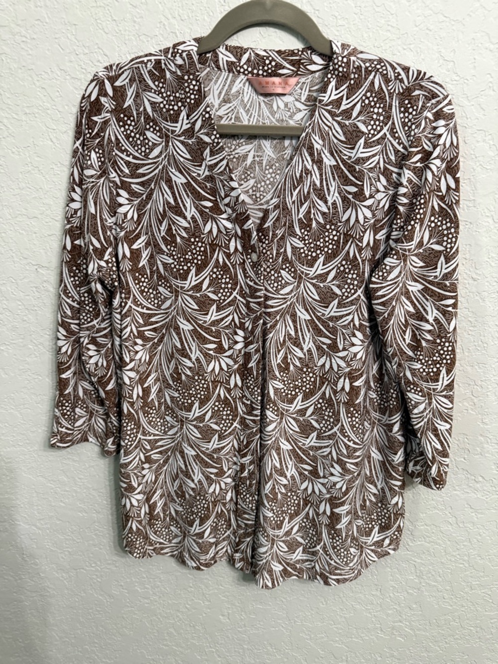 Amiana Brown & White Leaf-Print V-Neck Tunic